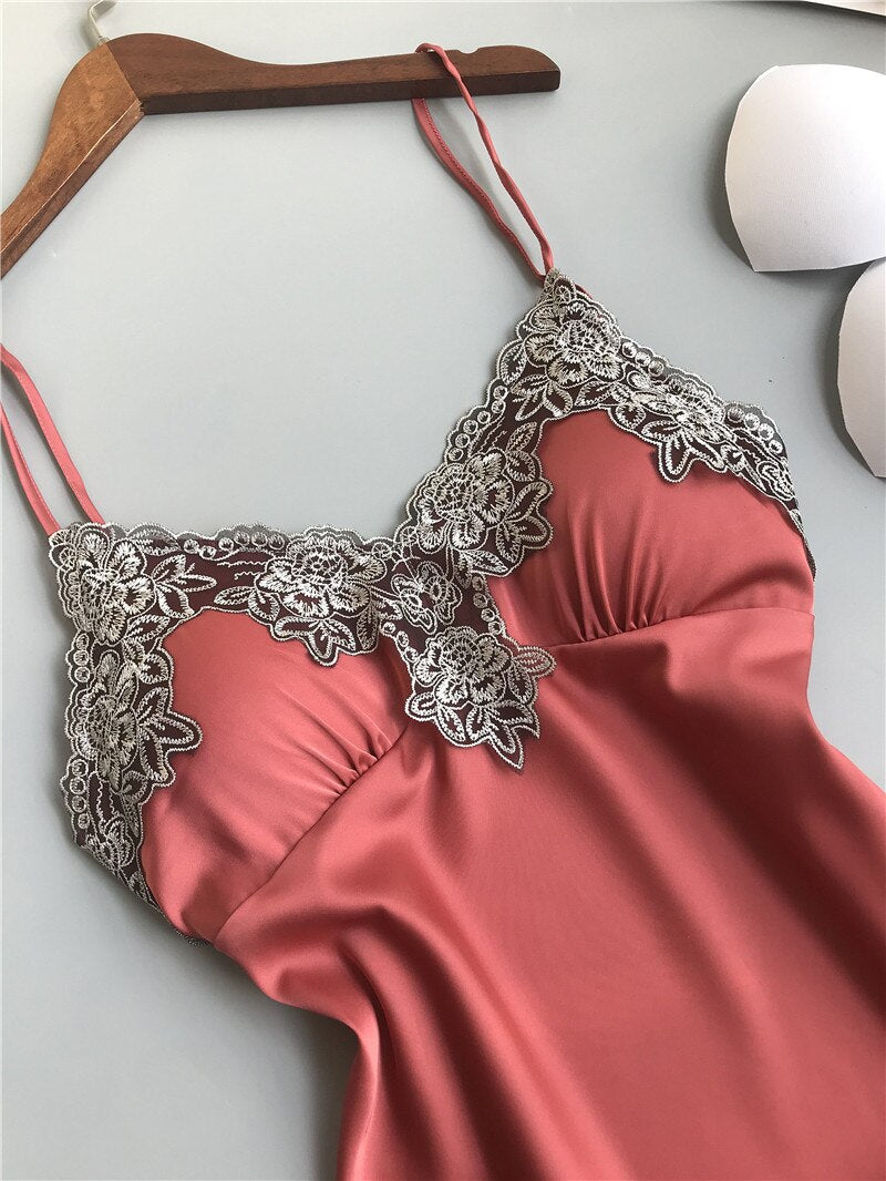 LIMITED EDITION | AUDREY Completino in raso e pizzo Valenciènne - The Trophy Wife