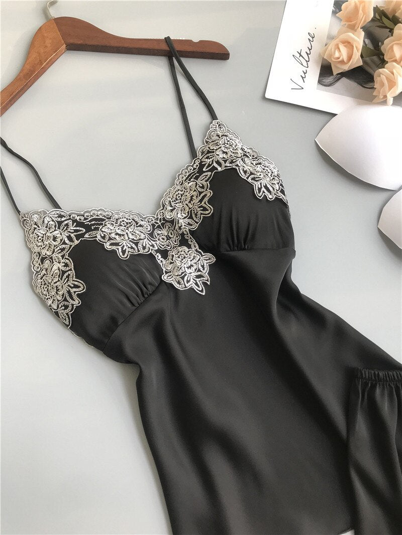 LIMITED EDITION | AUDREY Completino in raso e pizzo Valenciènne - The Trophy Wife